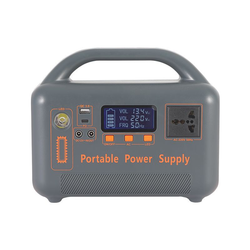 Outdoor Power Tool Storage - Sistem Penyimpanan Energi Portabel Tenaga Surya
